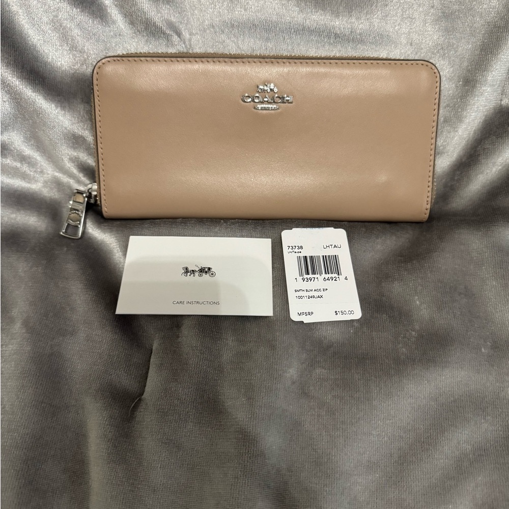 Coach Smooth Leather Slim Accordion Zip-Around Wallet Beige/Tan/Taupe
